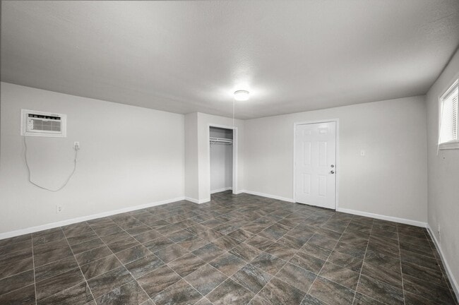 Photo - 5519 Chapman St Unit 2