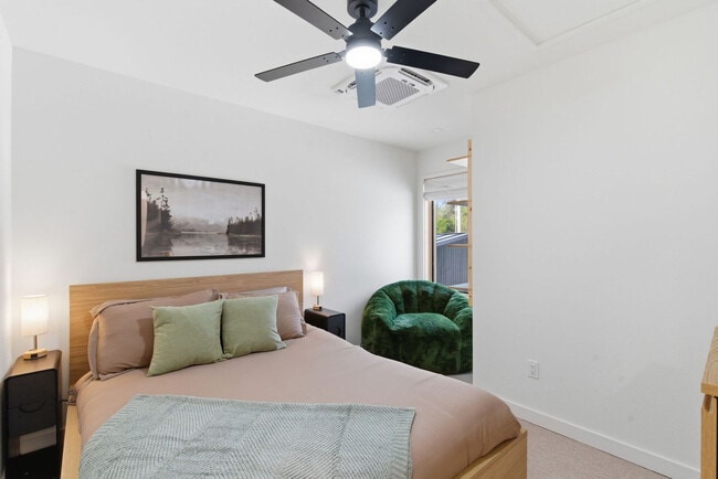 Photo - 1248 NW A St Unit SI ID1621854P