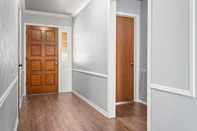 Photo - 6760 Gladys Ave