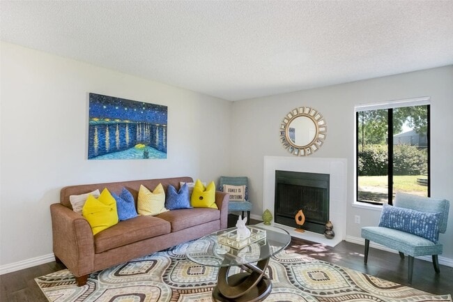 Building Photo - 4600 W Pioneer Dr Unit 321