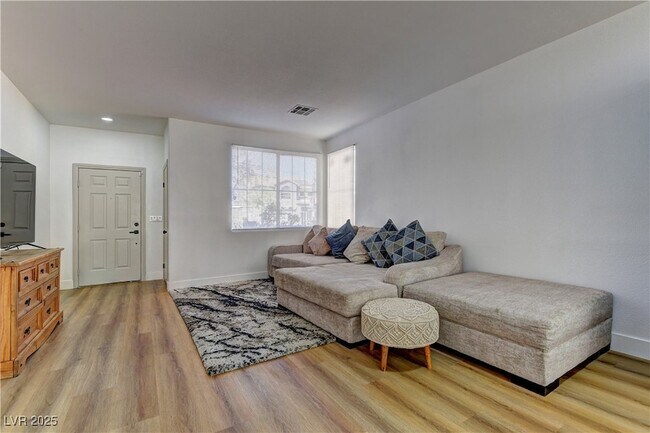 Photo - 1176 Colgate Ln