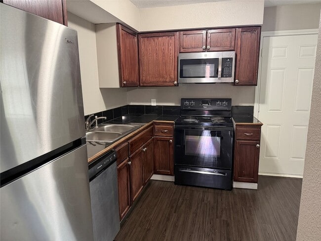 Photo - 357 NW Newton Dr