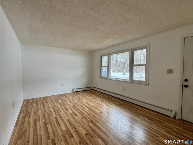 Photo - 12 Nutmeg Dr