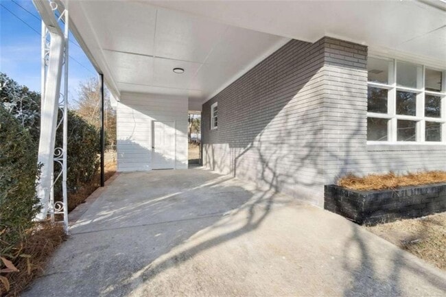 Photo - 269 Elks St
