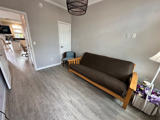 Photo - 404 Nettles Blvd Unit SI ID1537518P