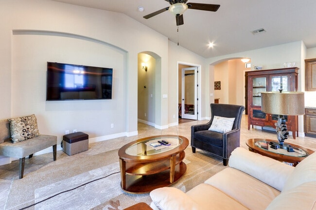 Photo - 2514 N Snead Dr Unit SI ID1386238P