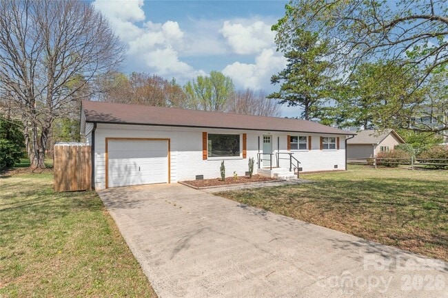 Building Photo - 1315 Vickie Ln