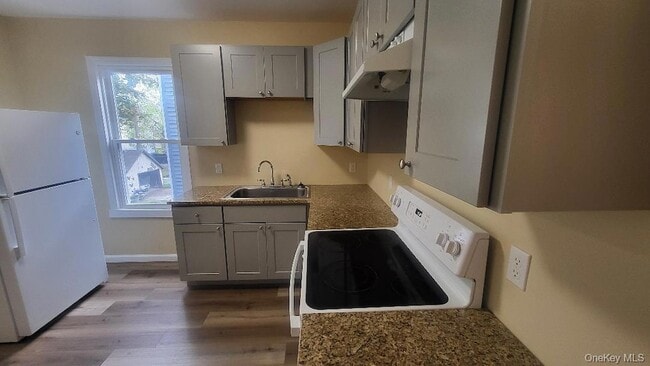 Photo - 19 Hoffman Ave