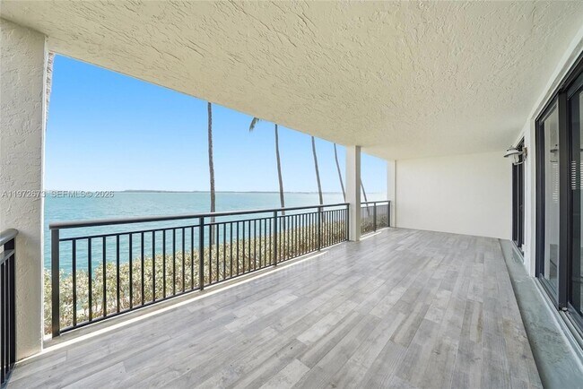 Photo - 540 Brickell Key Dr Unit 222