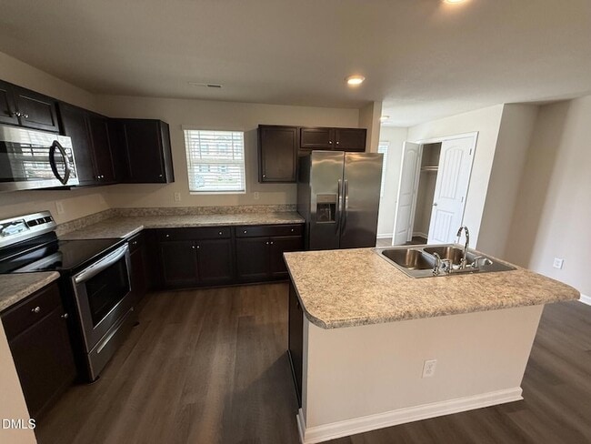 Photo - 1063 Peony Ln