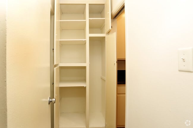 Cabinet - Plantation Apartments