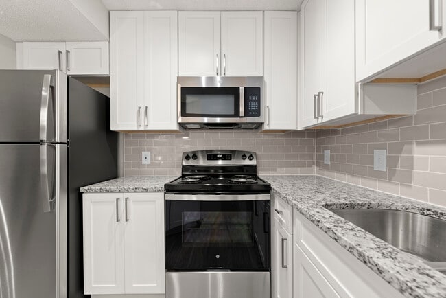 Spacious kitchen design perfect for cooking and entertaining in your home - Buckhead and Vine