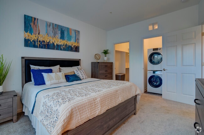 2BR, 1BA - 1125SF - Primary Bedroom - Highland Knolls