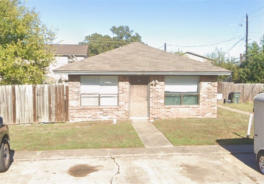 Photo - 2811 Sprucewood St Unit A