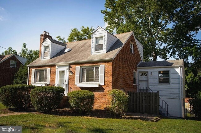 Building Photo - 5915 Ryland Dr