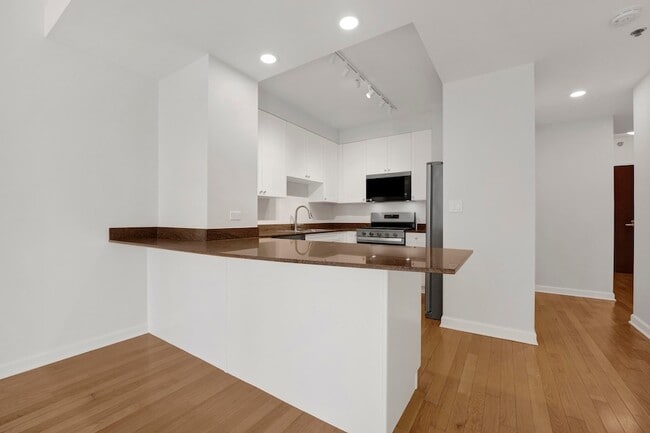 Photo - 1250 S Michigan Ave Unit 1704