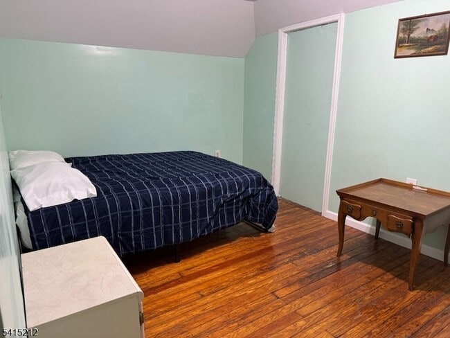 Building Photo - 209 Mt Prospect Ave Unit 33