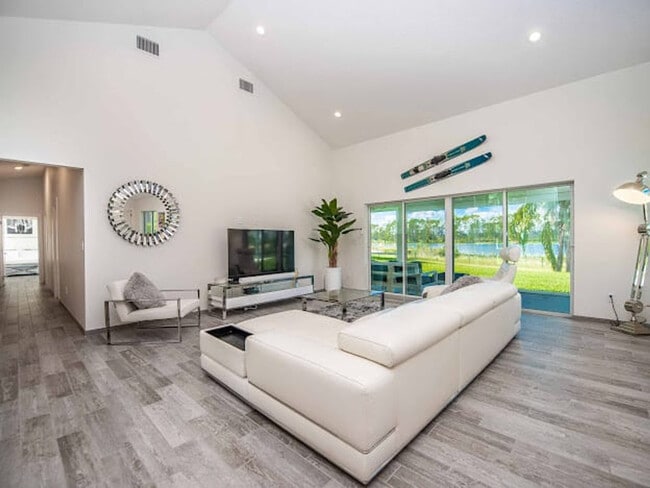 Building Photo - 13311 Skiing Paradise Blvd Unit SI ID1565884P