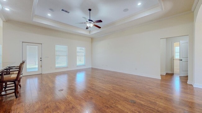 Photo - 313 Winding Brook Dr