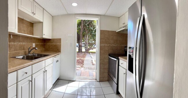 Photo - 1407 NE 56th St Unit 109