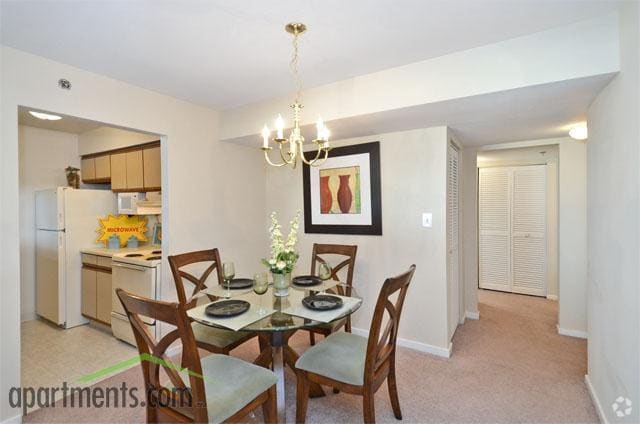 Dining Room - Valley Stream Village Apartments