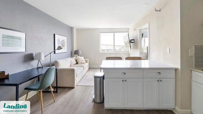 Photo - 305 Dr. M.L.K. Jr St S Unit 739.1403522