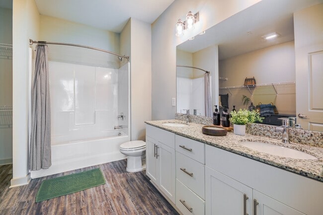 Photo - Hawthorne at St. Marks