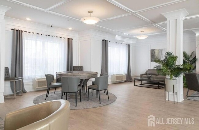 Photo - 175 Quincy Ct Unit B317