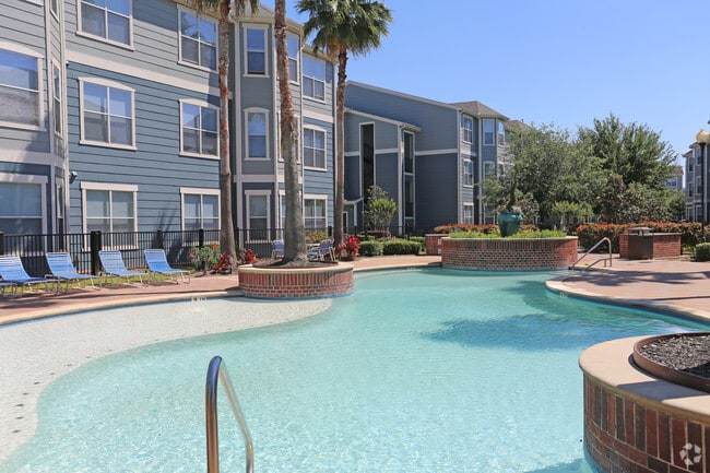 Building Photo - Park North