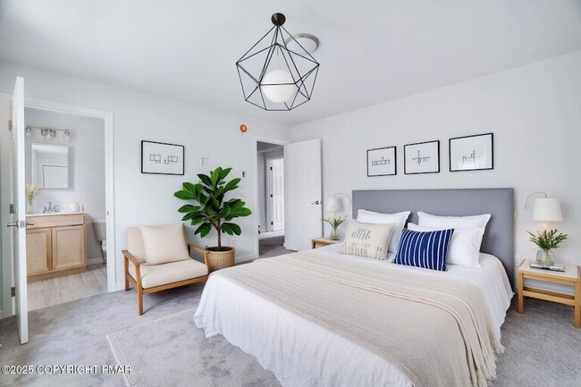 Photo - 8475 Bumble Bee Way