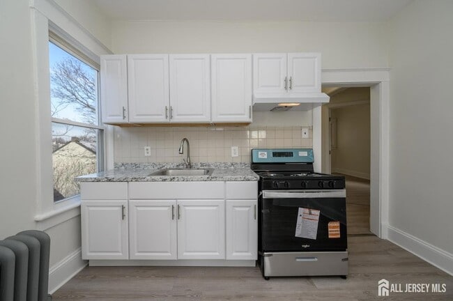 Photo - 377 Delavan St Unit 2
