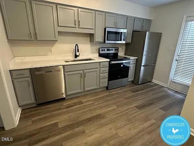 Building Photo - 24 Bashford Rd Unit A