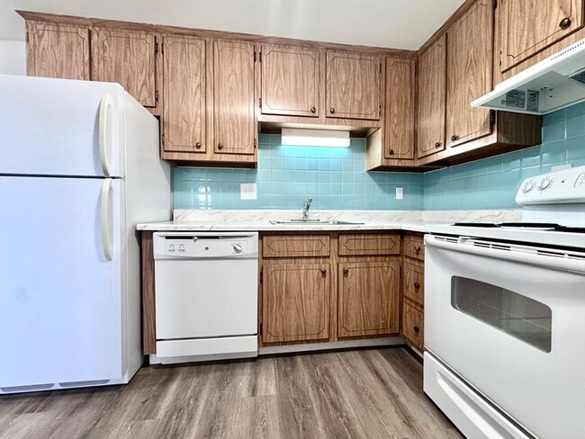 Photo - 4 Old Colony Ln Unit 11