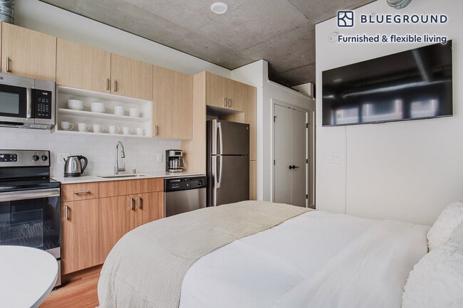 Photo - 624 Yale Ave N Unit FL4-ID809