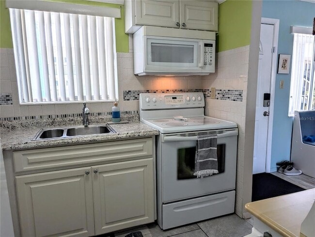 Photo - 2321 Sunset Dr Unit H25