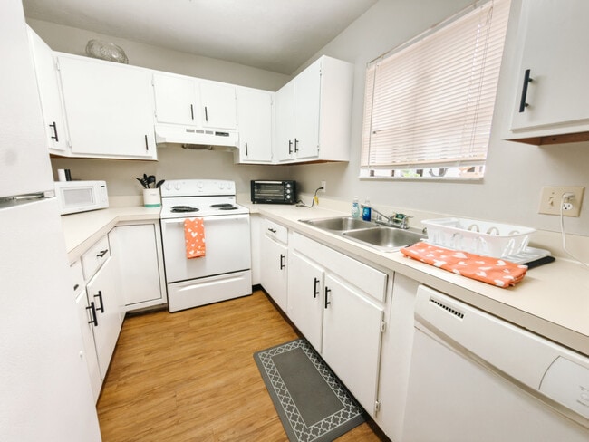 Photo - 2300 SW 43rd St Unit SI ID1359101P