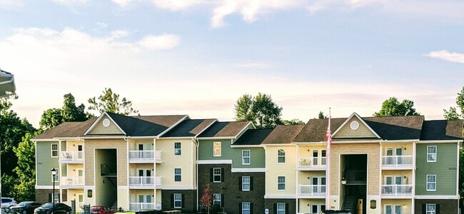 Building Photo - Creekside Crossing Apartments