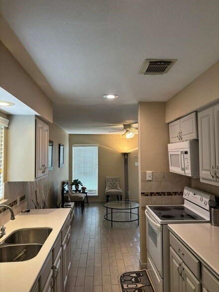 Photo - 7318 Dearborn St Unit B