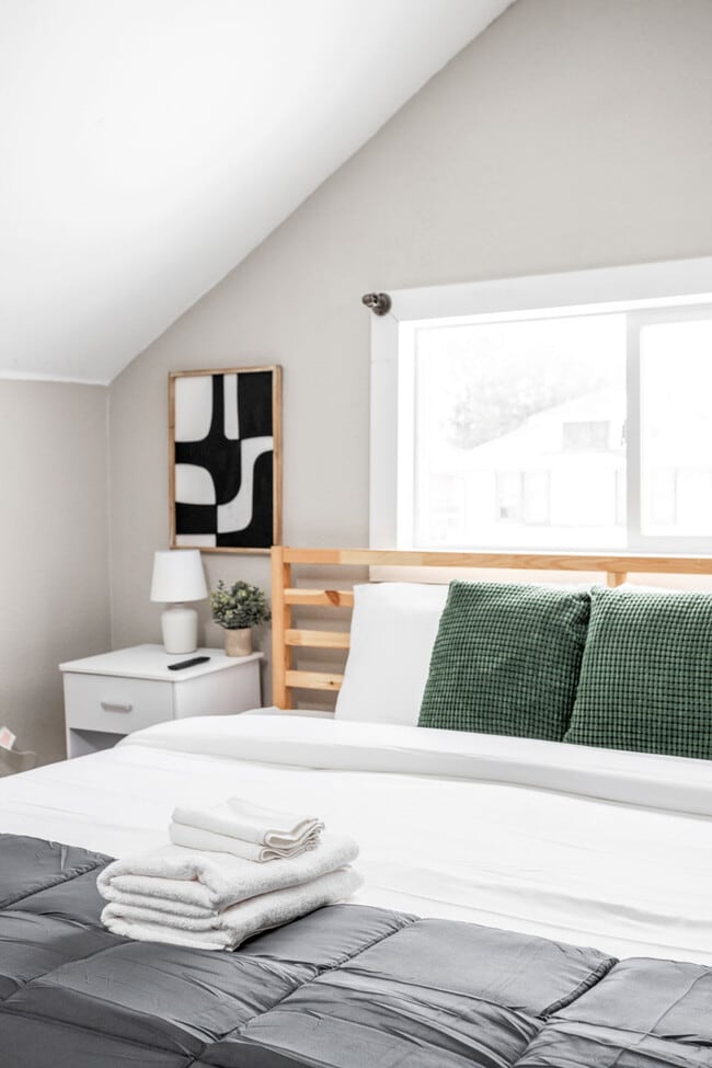 Photo - 325 N Bancroft St Unit ID1303776P