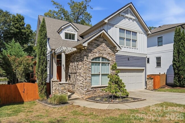 Photo - 520 Iverson Way