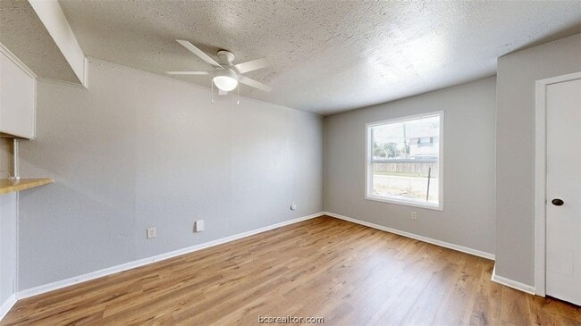 Photo - 1327 Airline Dr
