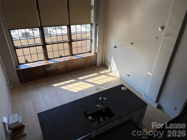 Photo - 715 N Graham St Unit 207