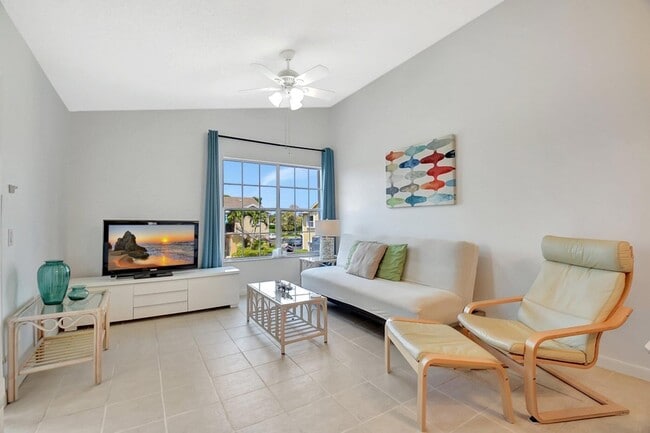Photo - 621 Waterside Dr Unit 621