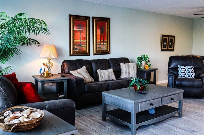 Building Photo - 2401 Gulf Blvd Unit ID1255572P