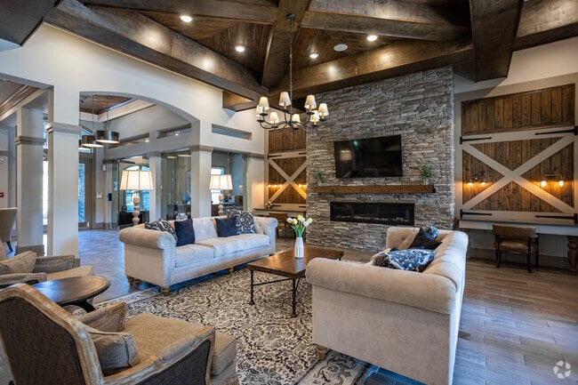 Clubhouse Lounge - Vintage at Emory Road Apartments