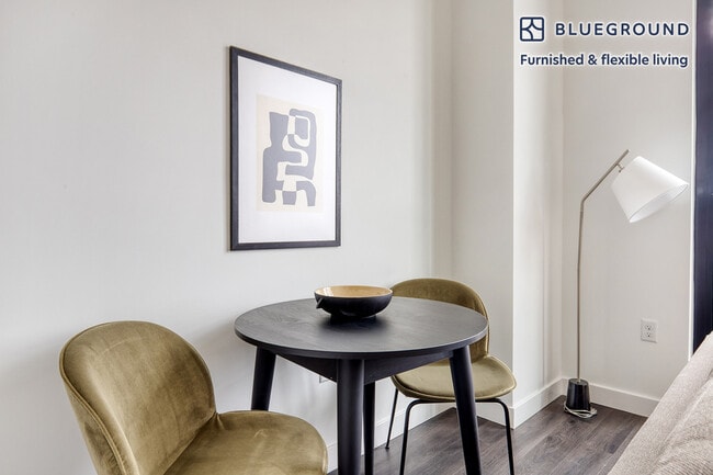 Photo - 550 Morse St NE Unit SI FL10-ID636