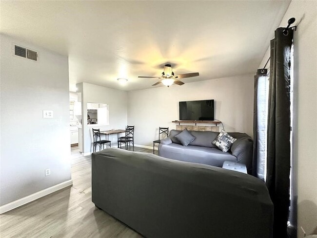 Photo - 4120 Hartt St