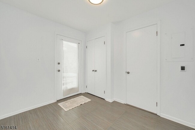 Photo - 50 Pine St