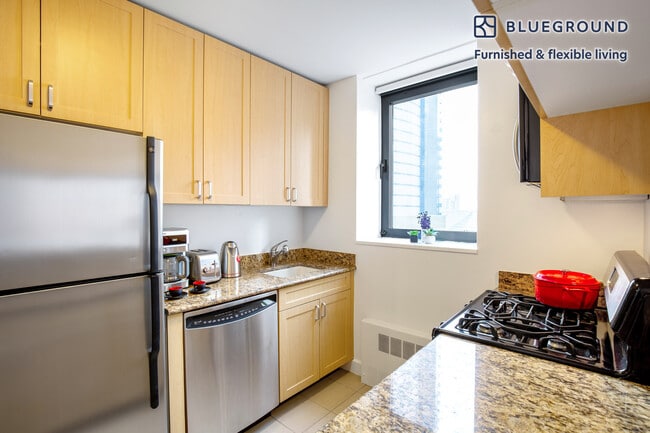 Photo - 235 W 48th St Unit SI FL17-ID141