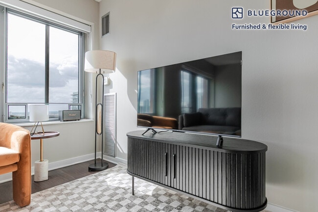 Photo - 121 W Chestnut St Unit FL25-ID1291